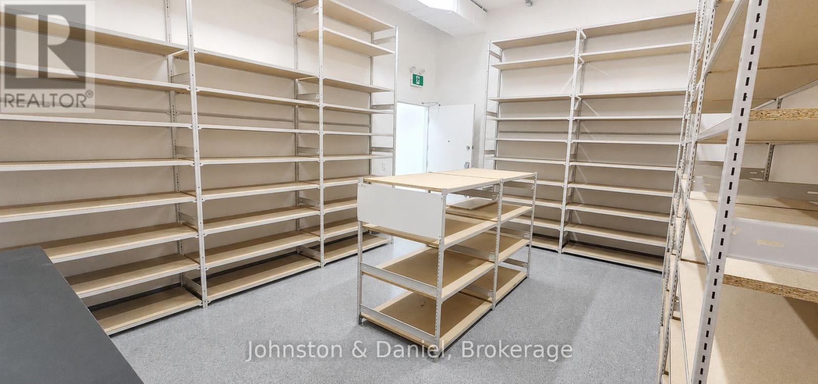 Retail - 2577 Yonge Street Property Photo 10