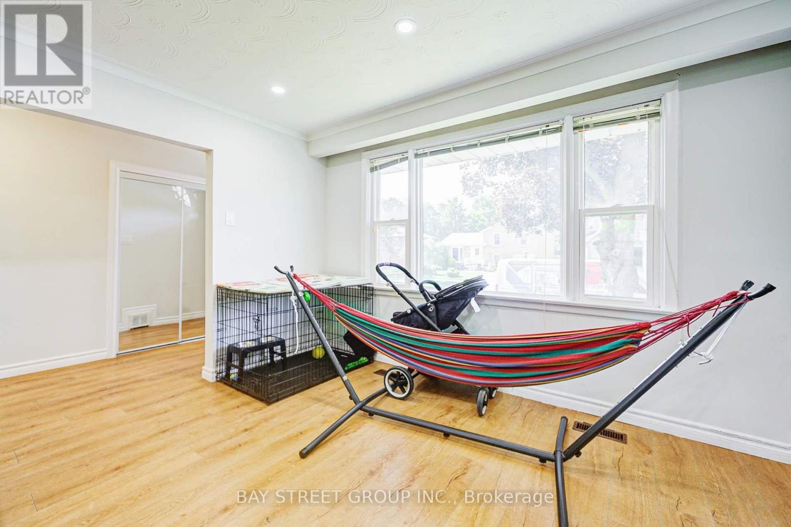 125 Connaught Avenue Property Photo 6