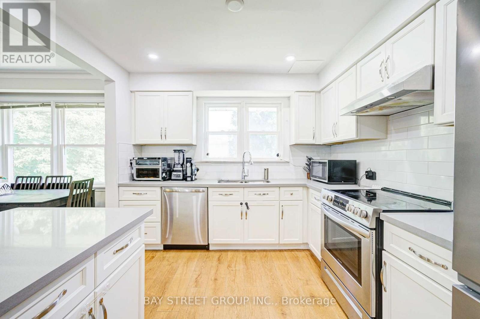 125 Connaught Avenue Property Photo 10