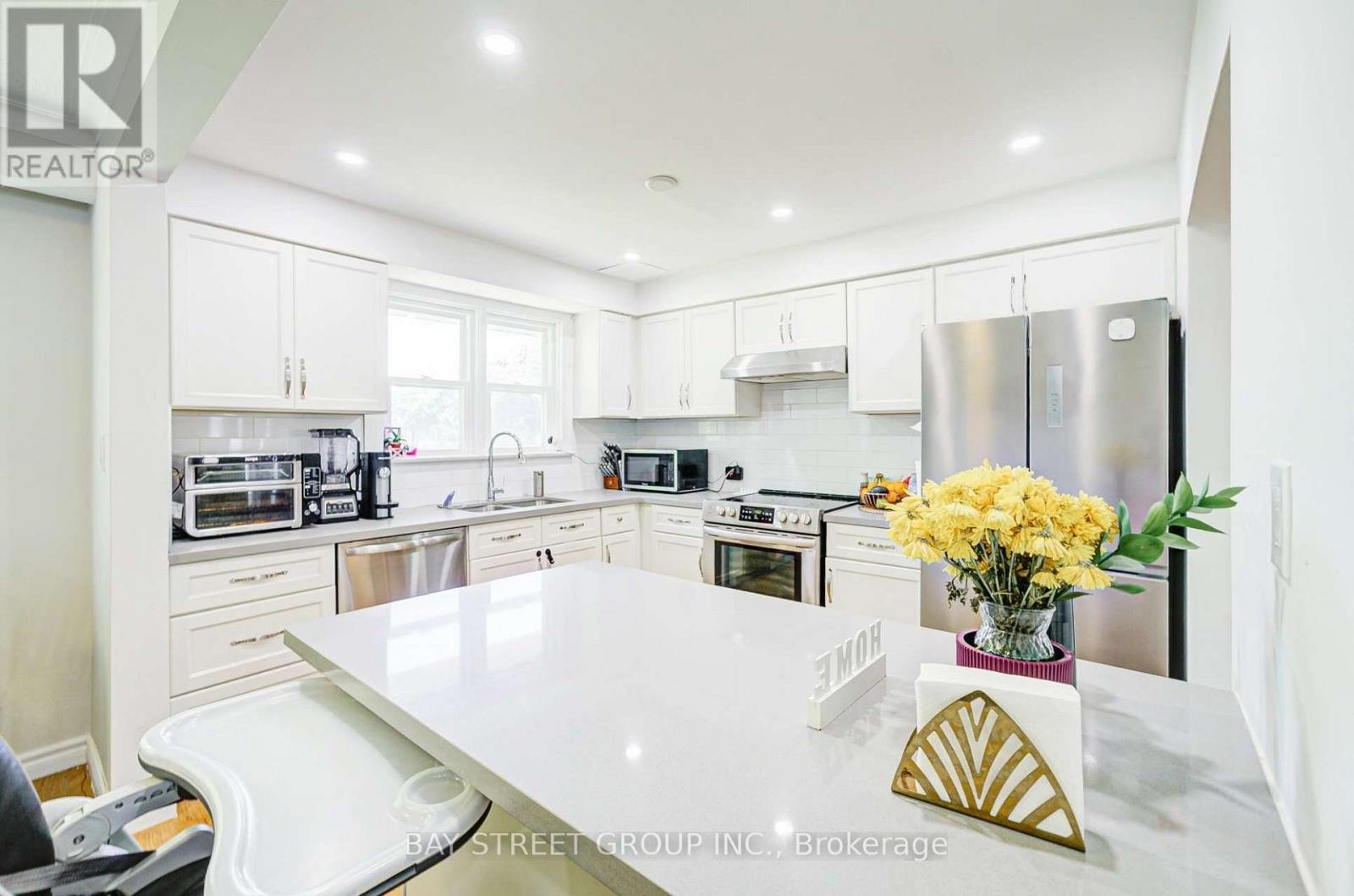 125 Connaught Avenue Property Photo 11
