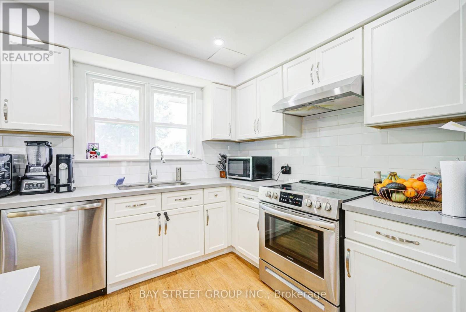 125 Connaught Avenue Property Photo 12