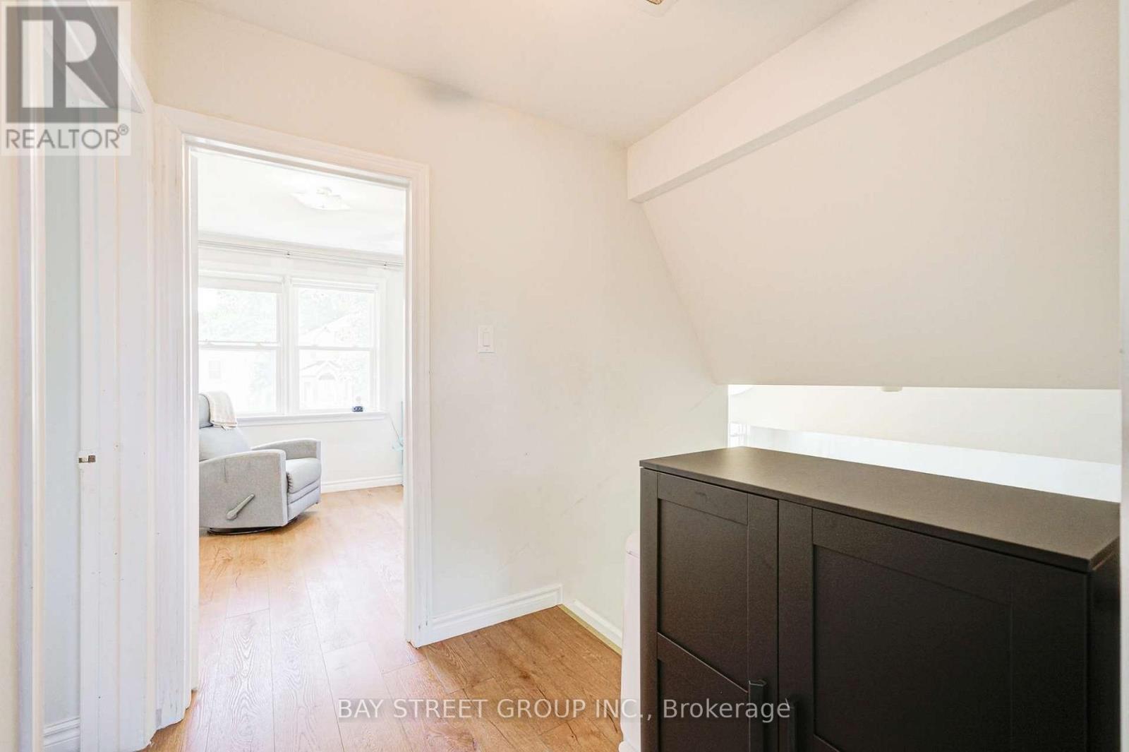 125 Connaught Avenue Property Photo 18