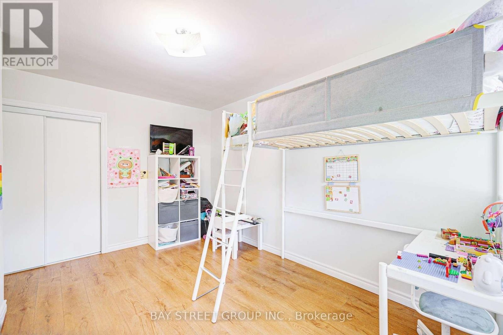125 Connaught Avenue Property Photo 19