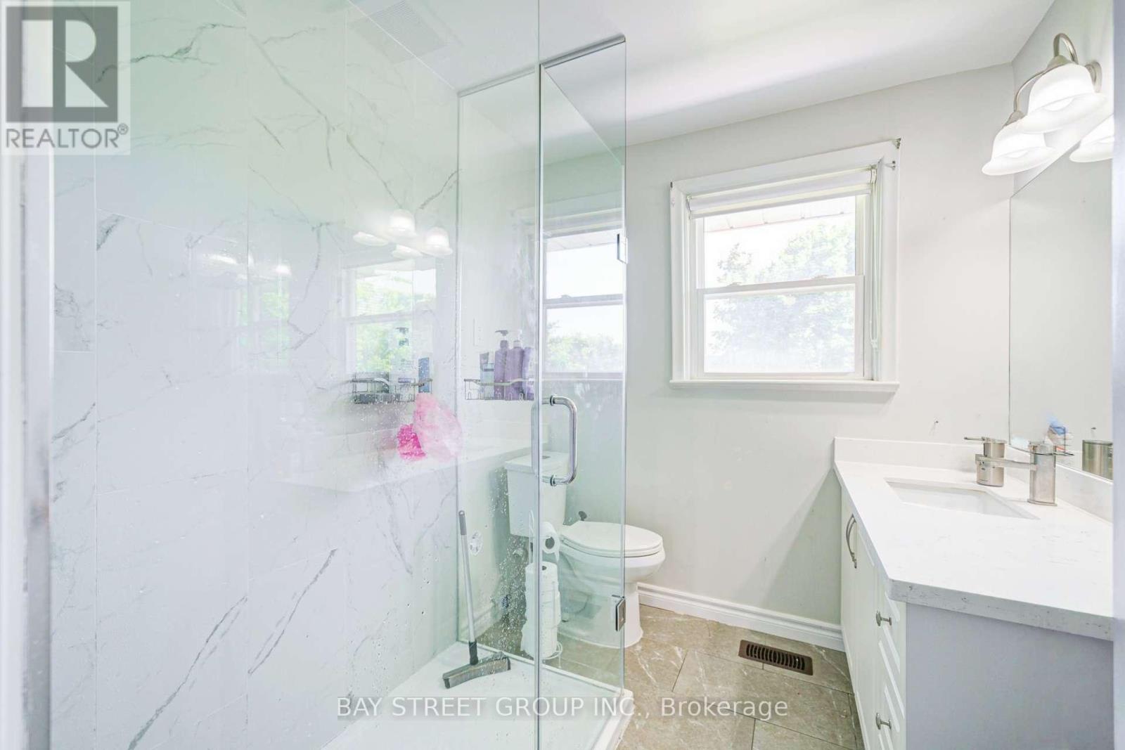 125 Connaught Avenue Property Photo 20