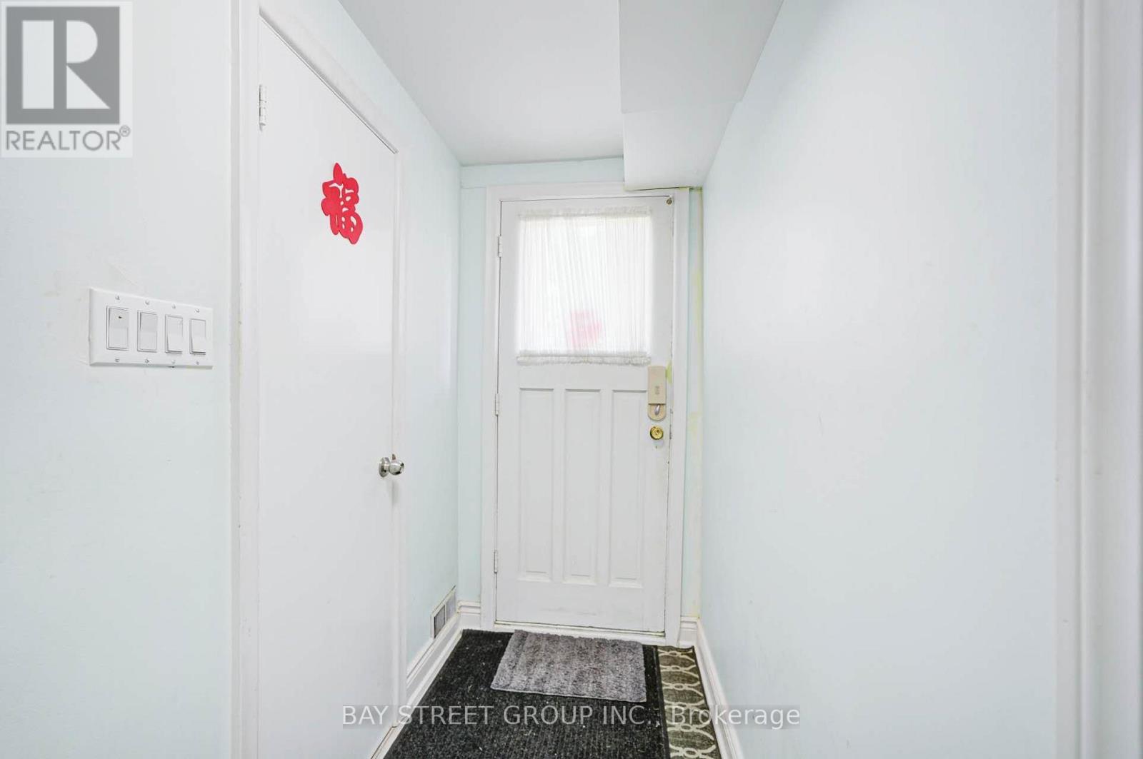 125 Connaught Avenue Property Photo 23