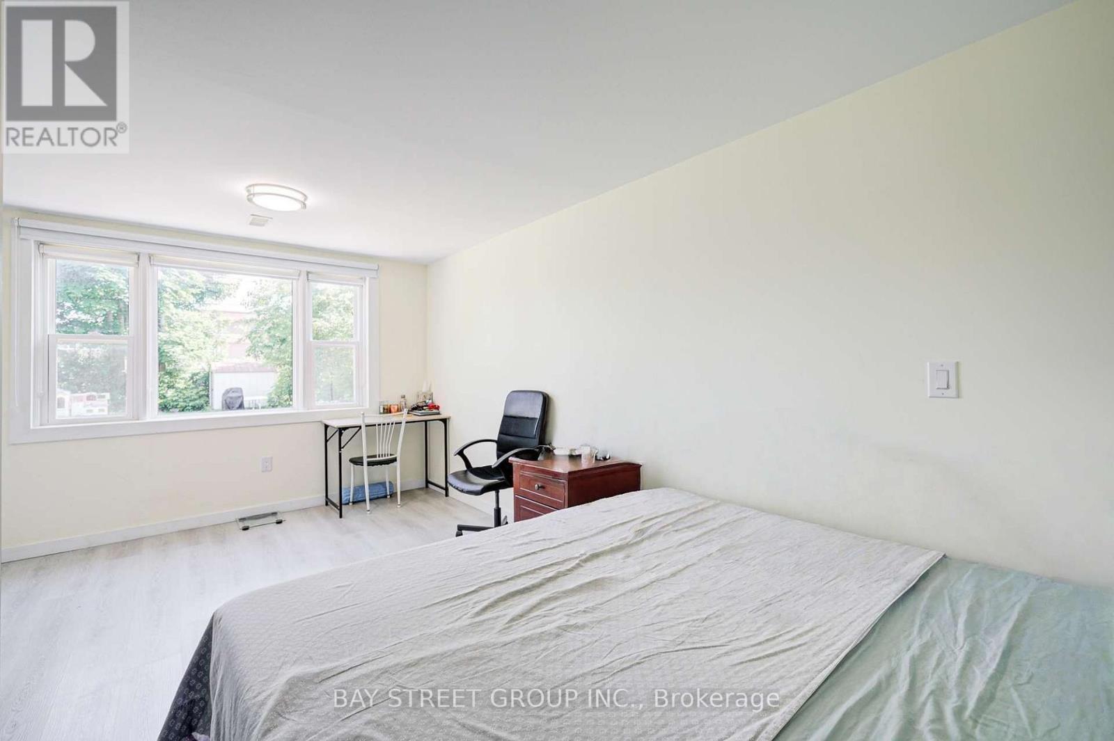 125 Connaught Avenue Property Photo 25