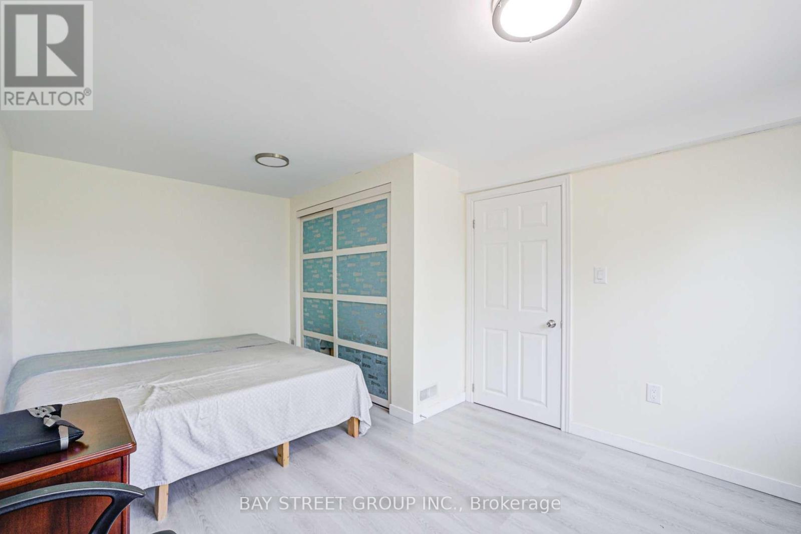 125 Connaught Avenue Property Photo 26