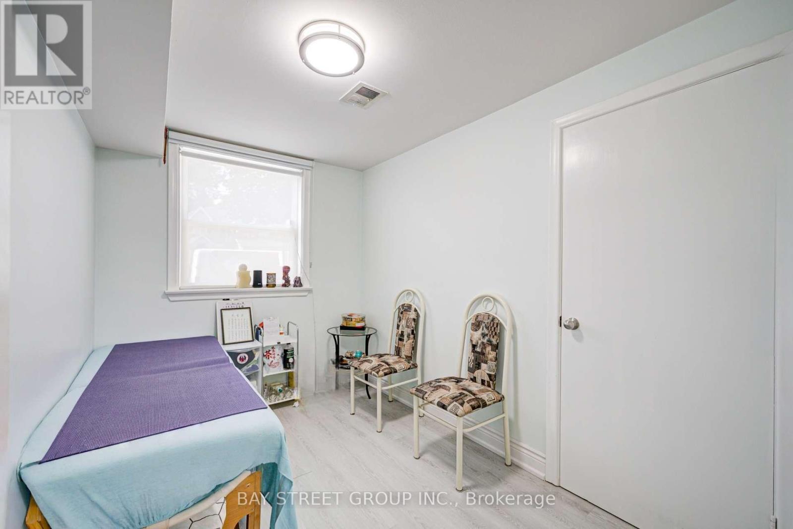 125 Connaught Avenue Property Photo 29