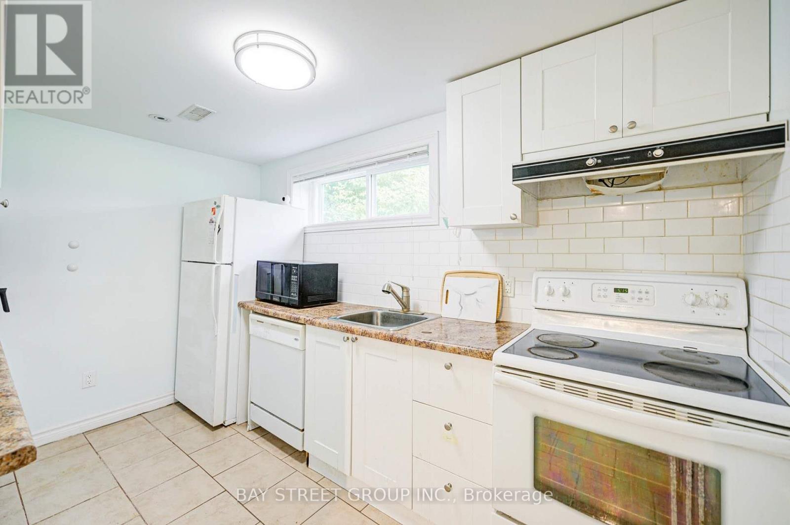 125 Connaught Avenue Property Photo 30