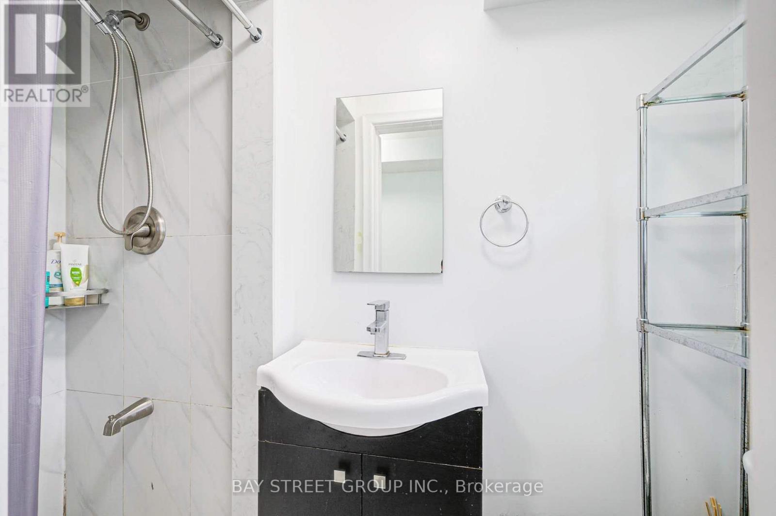 125 Connaught Avenue Property Photo 34