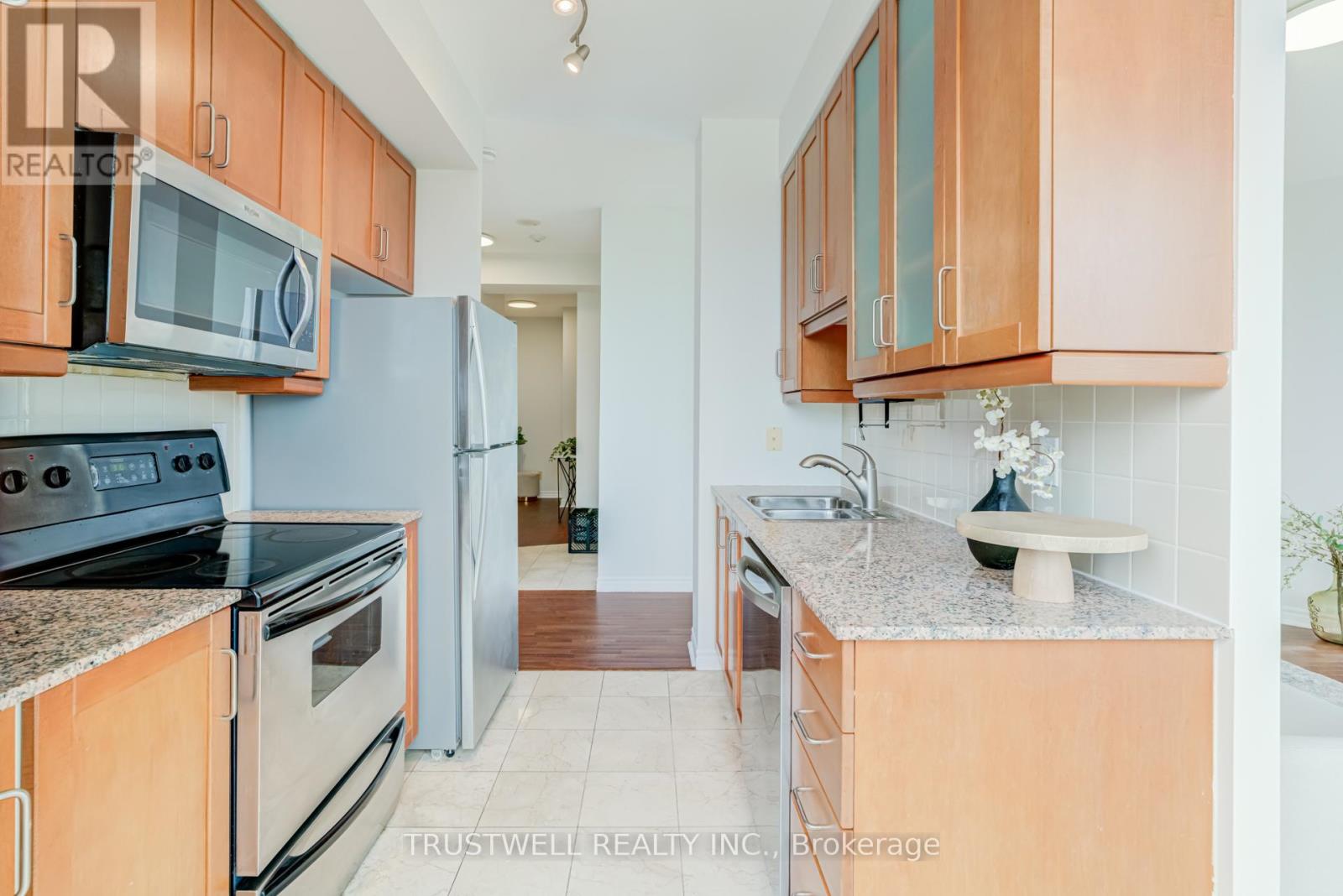 2210 - 60 Byng Avenue Property Photo 8