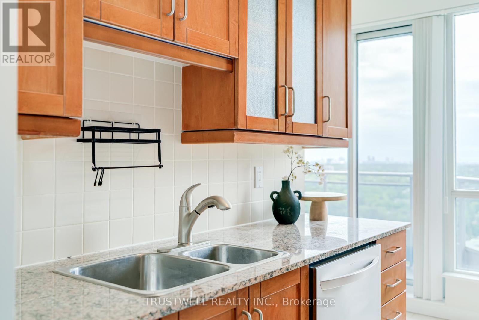 2210 - 60 Byng Avenue Property Photo 10