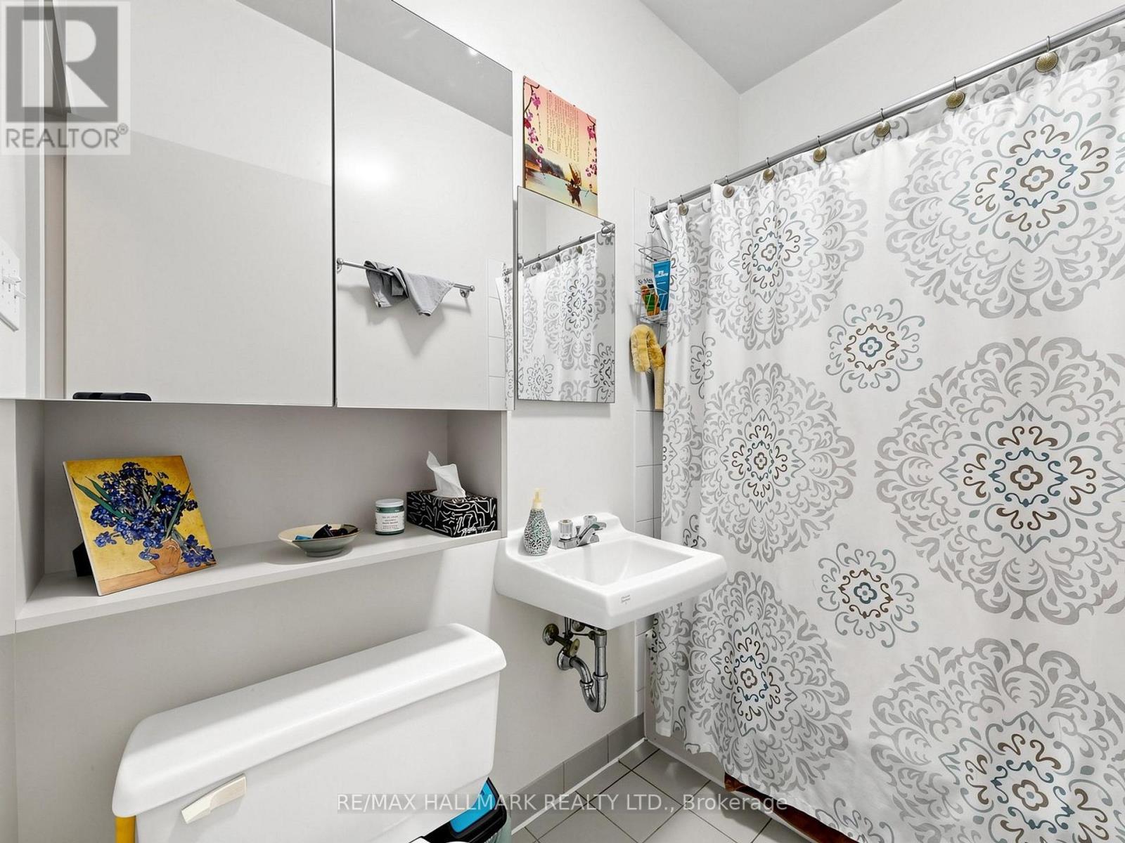458 Markham Street Property Photo 14