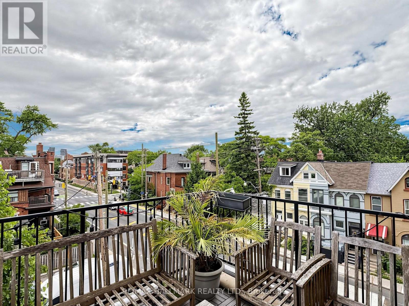458 Markham Street Property Photo 17