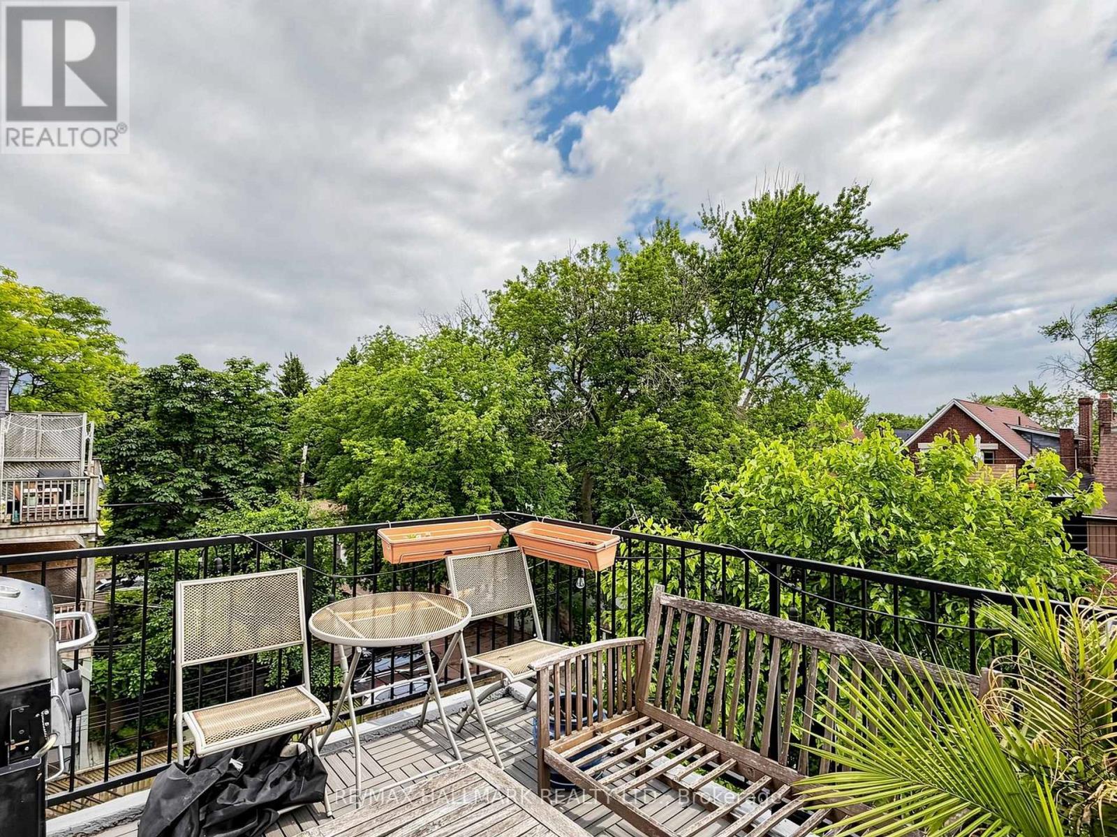 458 Markham Street Property Photo 18