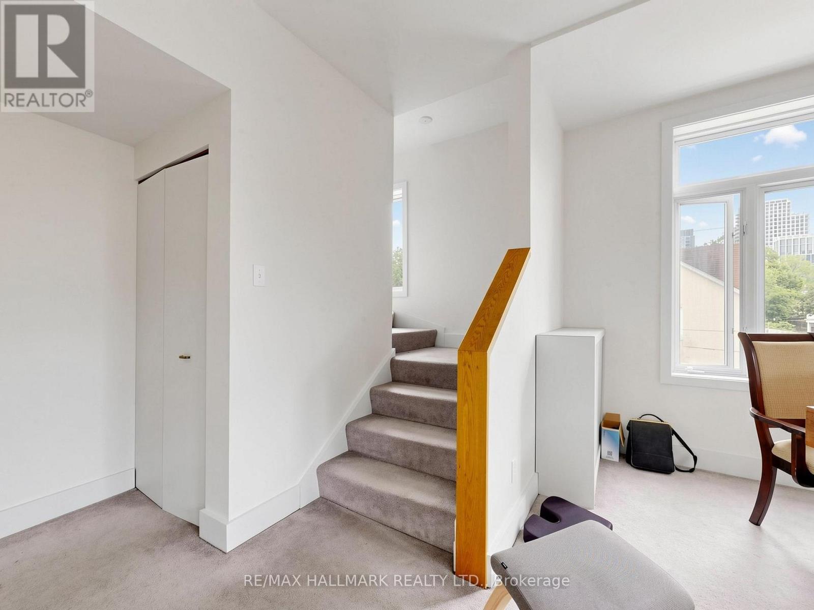 458 Markham Street Property Photo 25