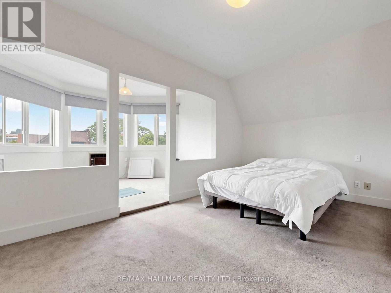 458 Markham Street Property Photo 26