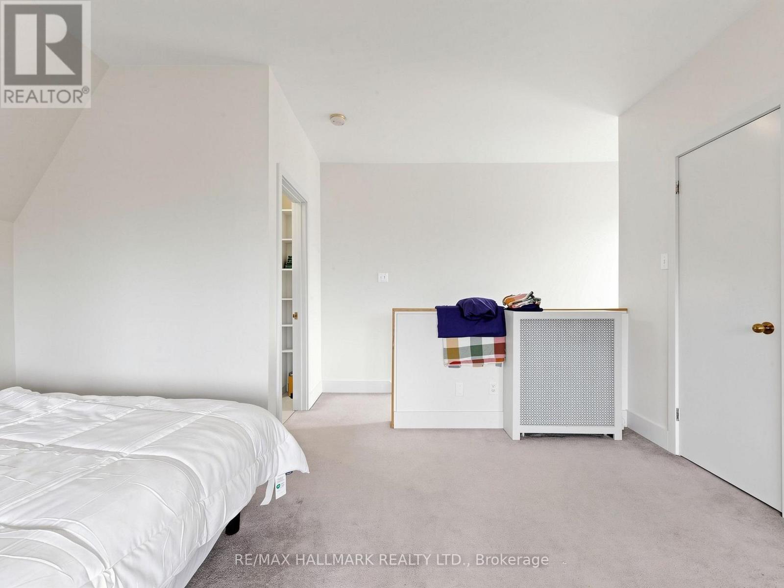 458 Markham Street Property Photo 27