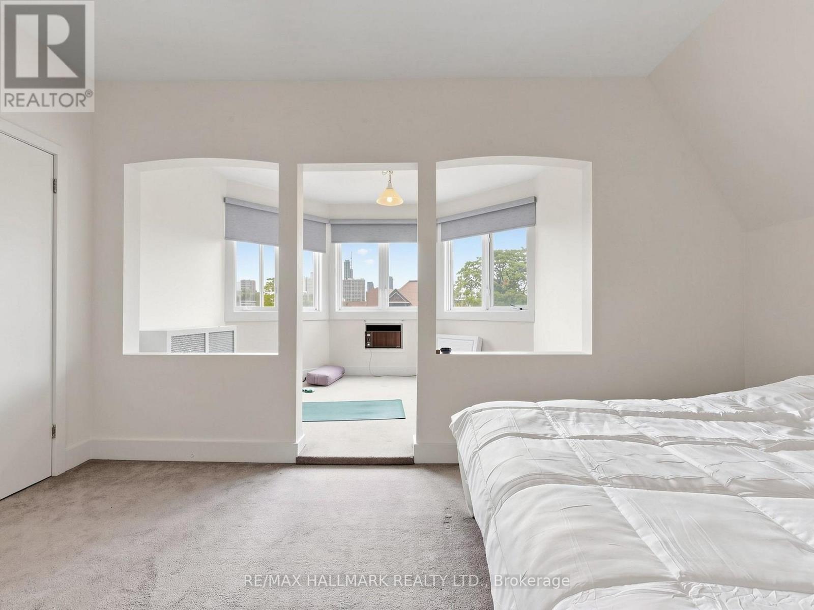 458 Markham Street Property Photo 28