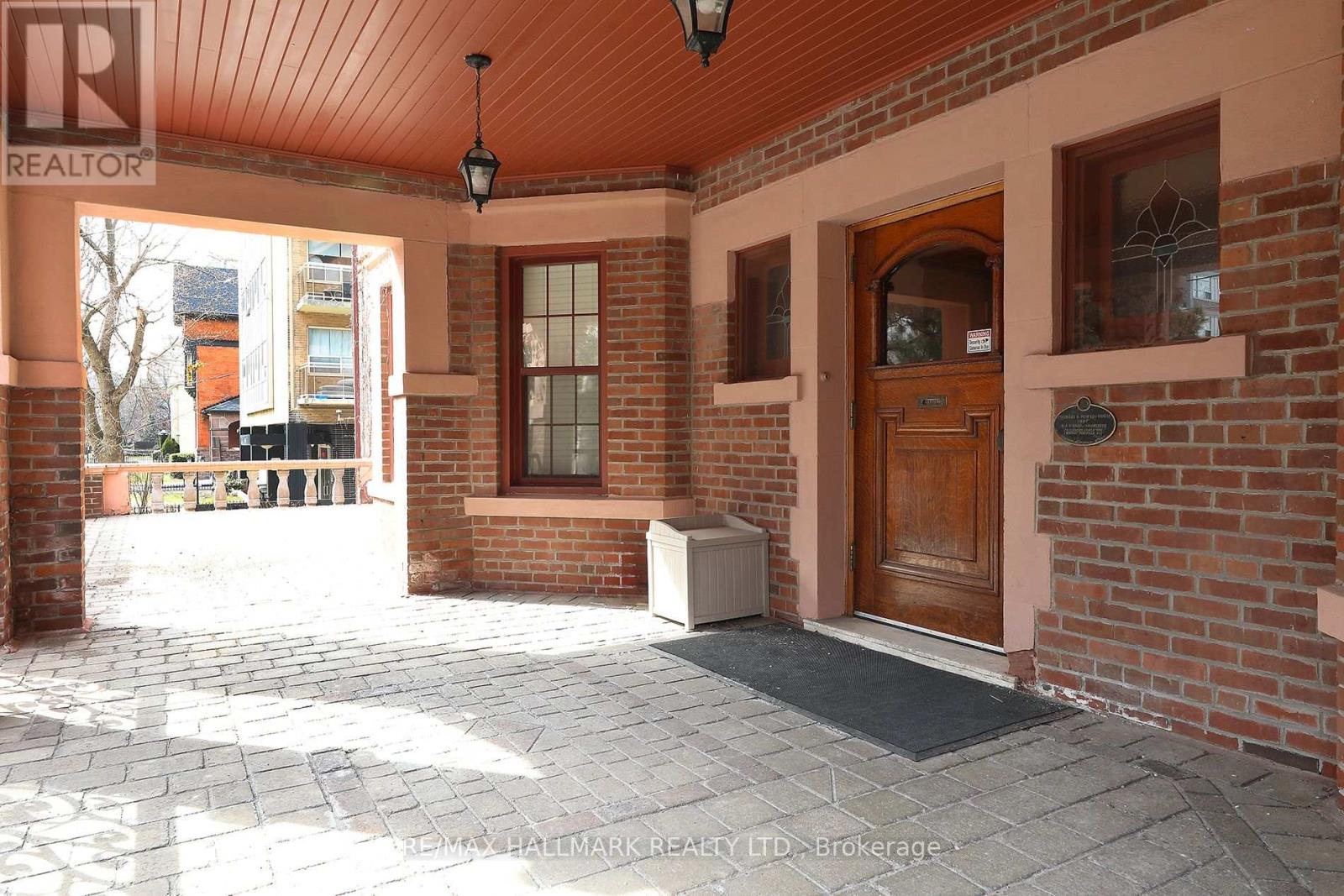106 - 212 St. George Street Property Photo 8