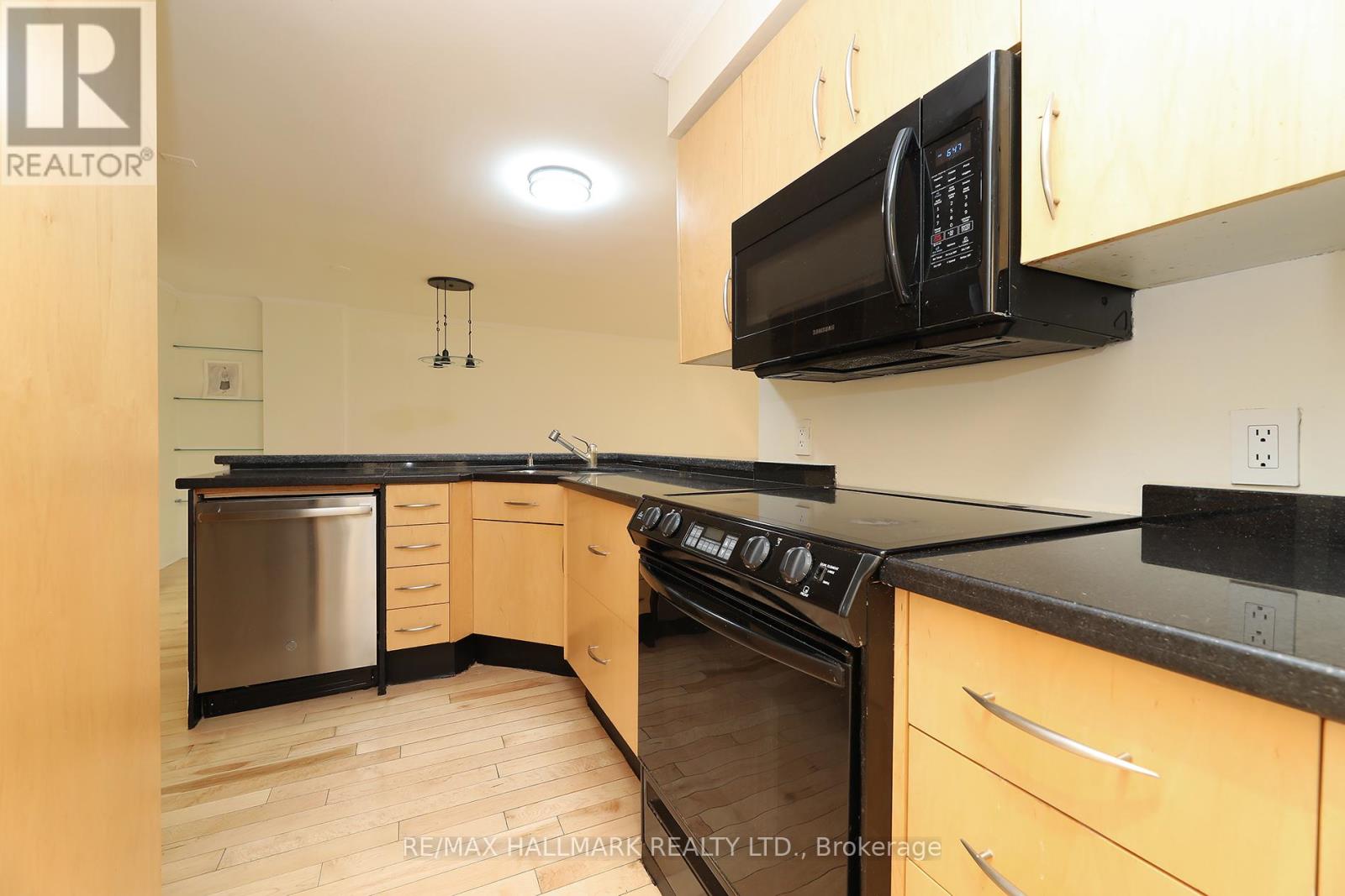 106 - 212 St. George Street Property Photo 17