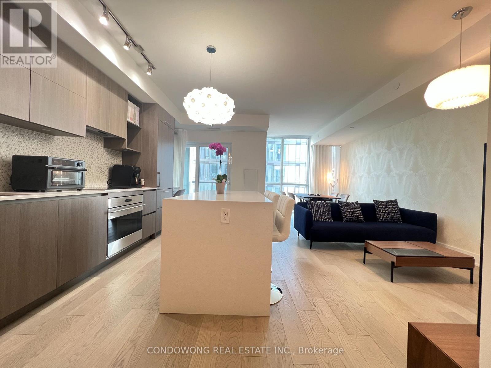3801 - 1 YORKVILLE AVENUE Property Photo 1