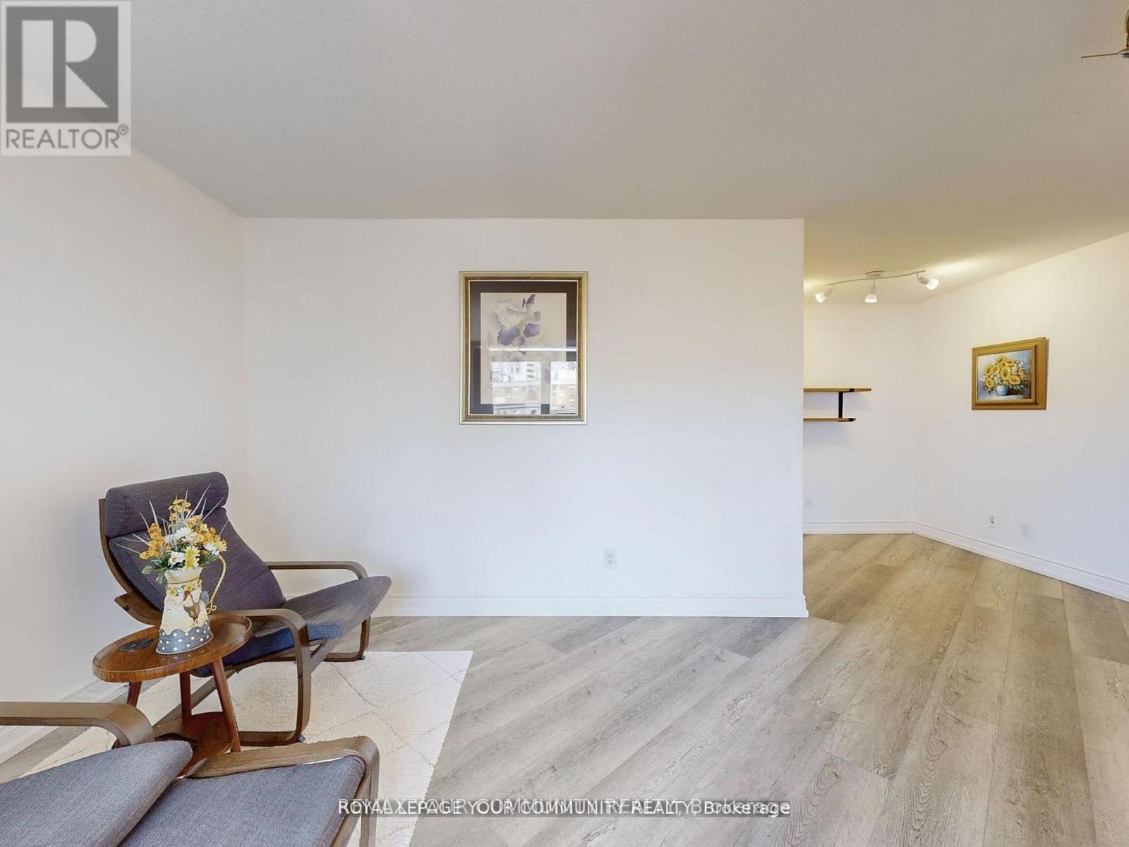 929 - 15 Northtown Way Property Photo 12