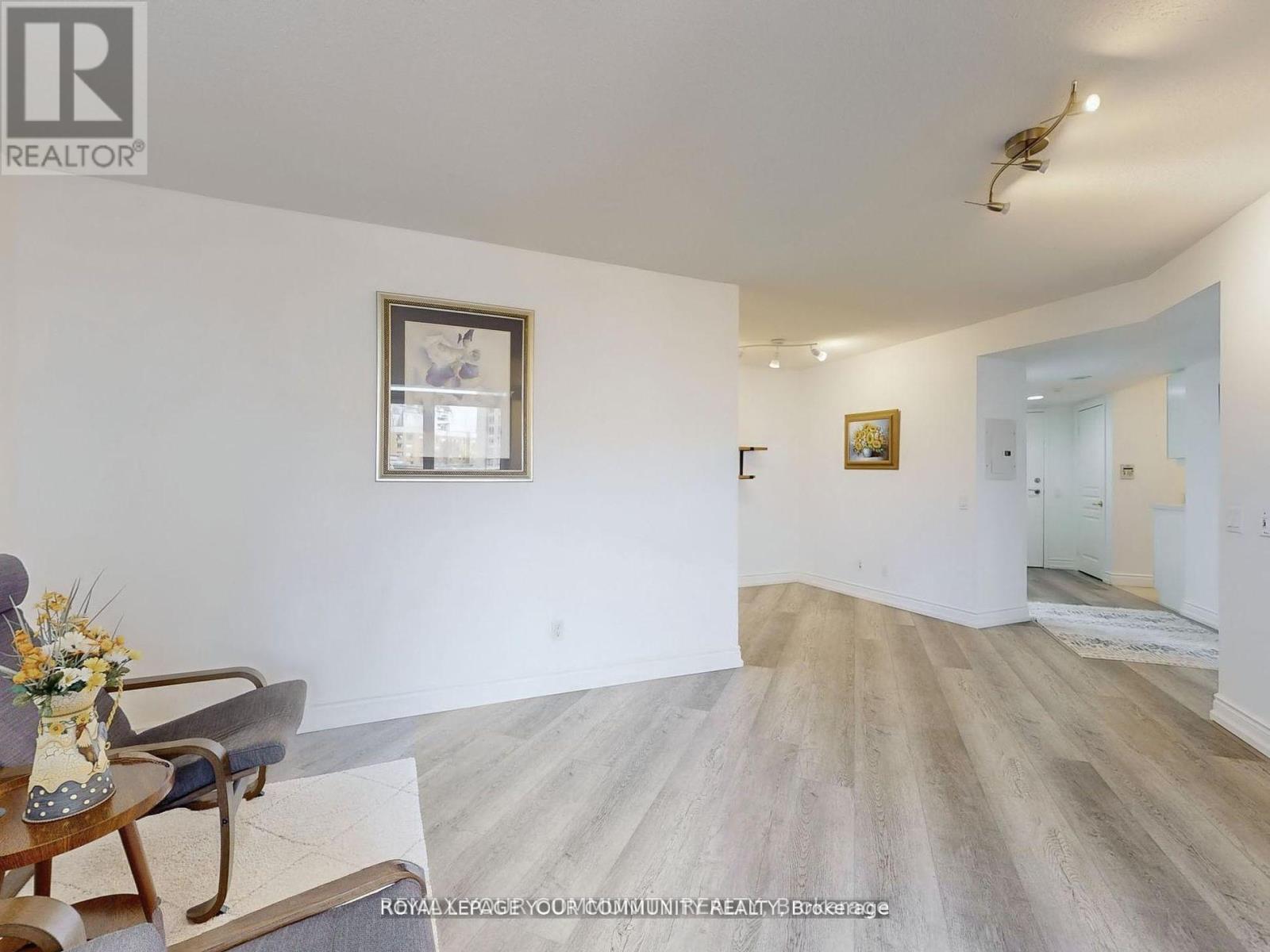 929 - 15 Northtown Way Property Photo 13