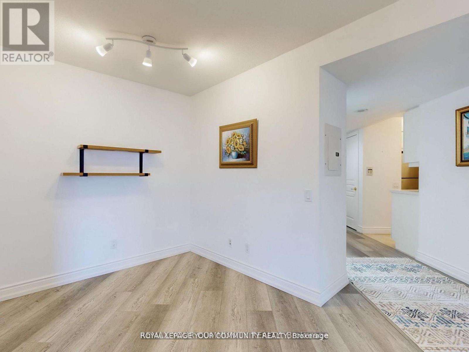 929 - 15 Northtown Way Property Photo 14