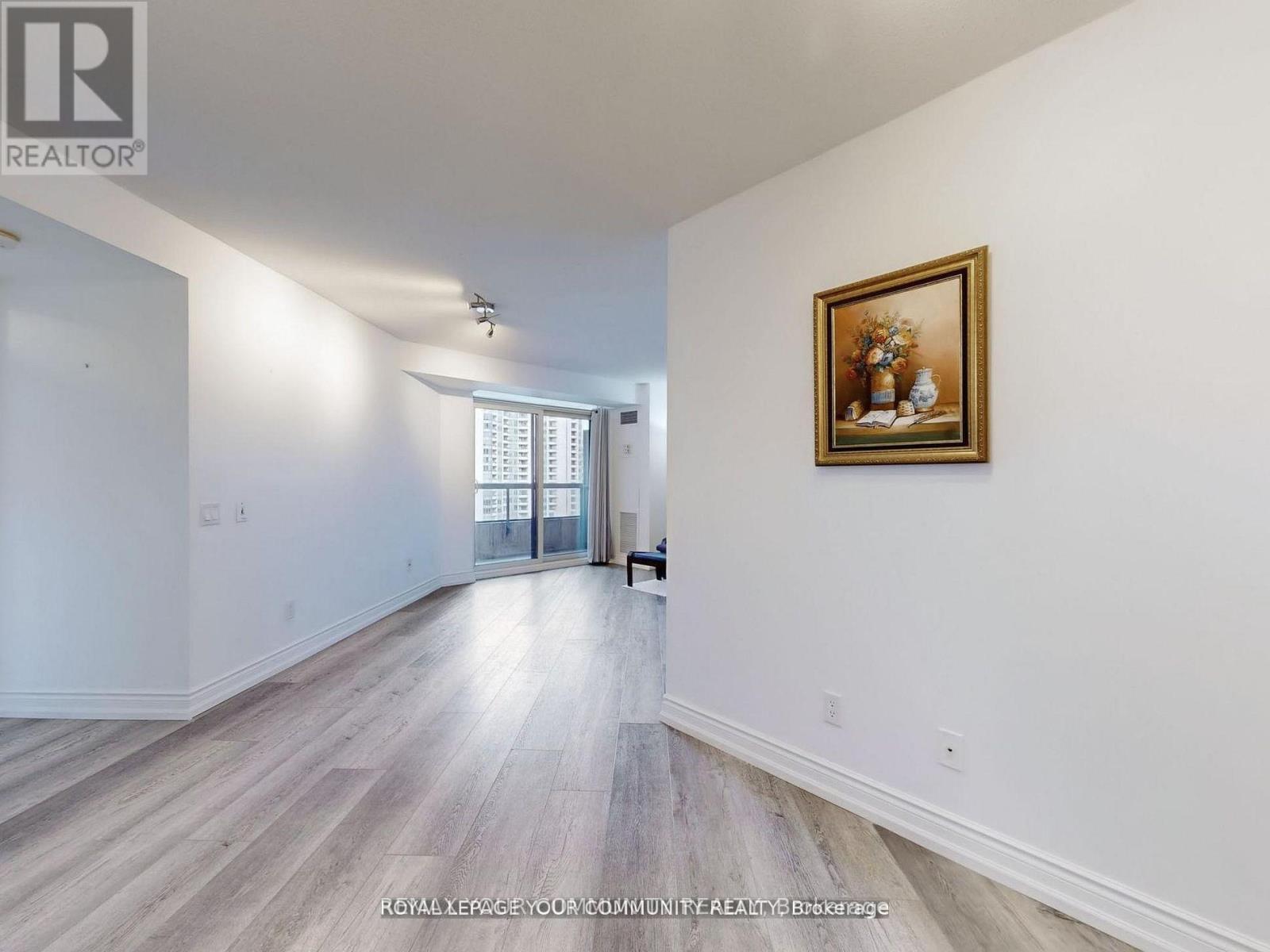 929 - 15 Northtown Way Property Photo 16