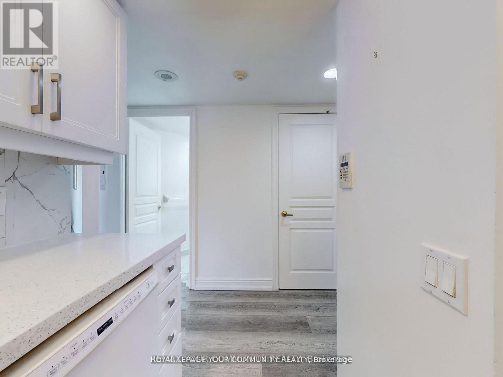 929 - 15 Northtown Way Property Photo 21