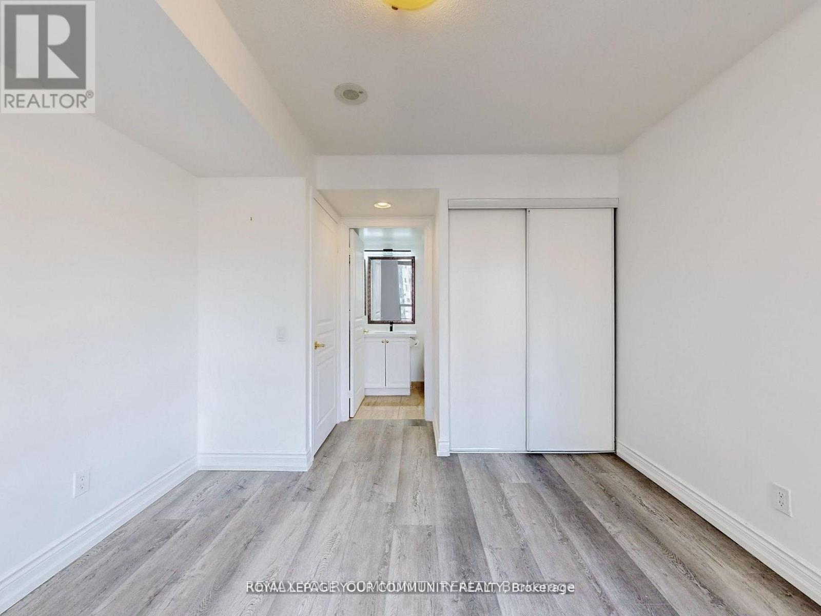 929 - 15 Northtown Way Property Photo 24