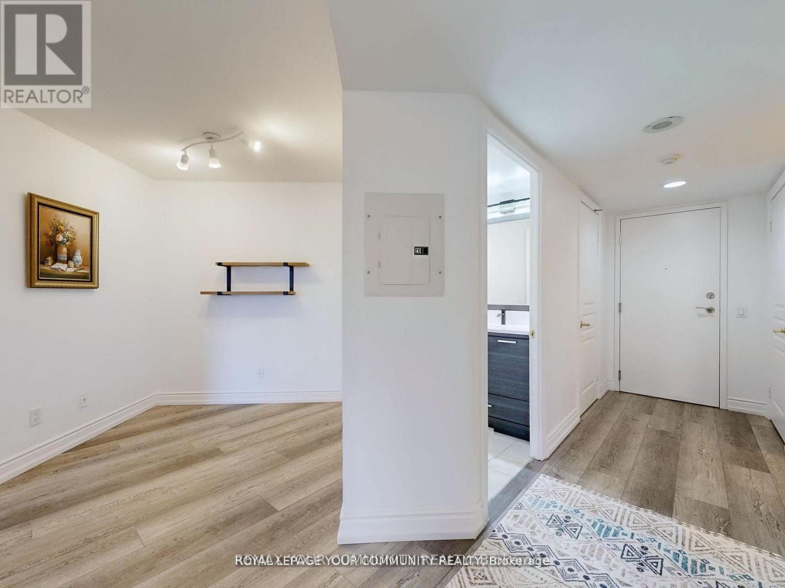 929 - 15 Northtown Way Property Photo 28