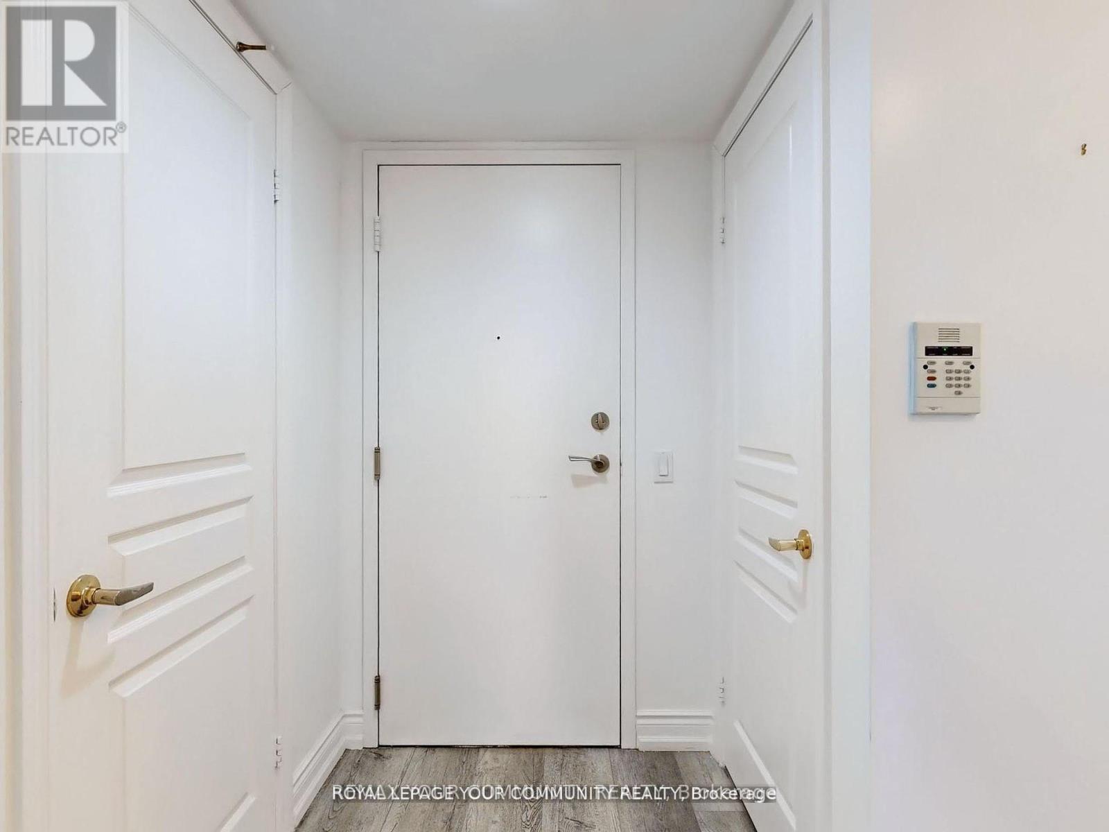 929 - 15 Northtown Way Property Photo 30