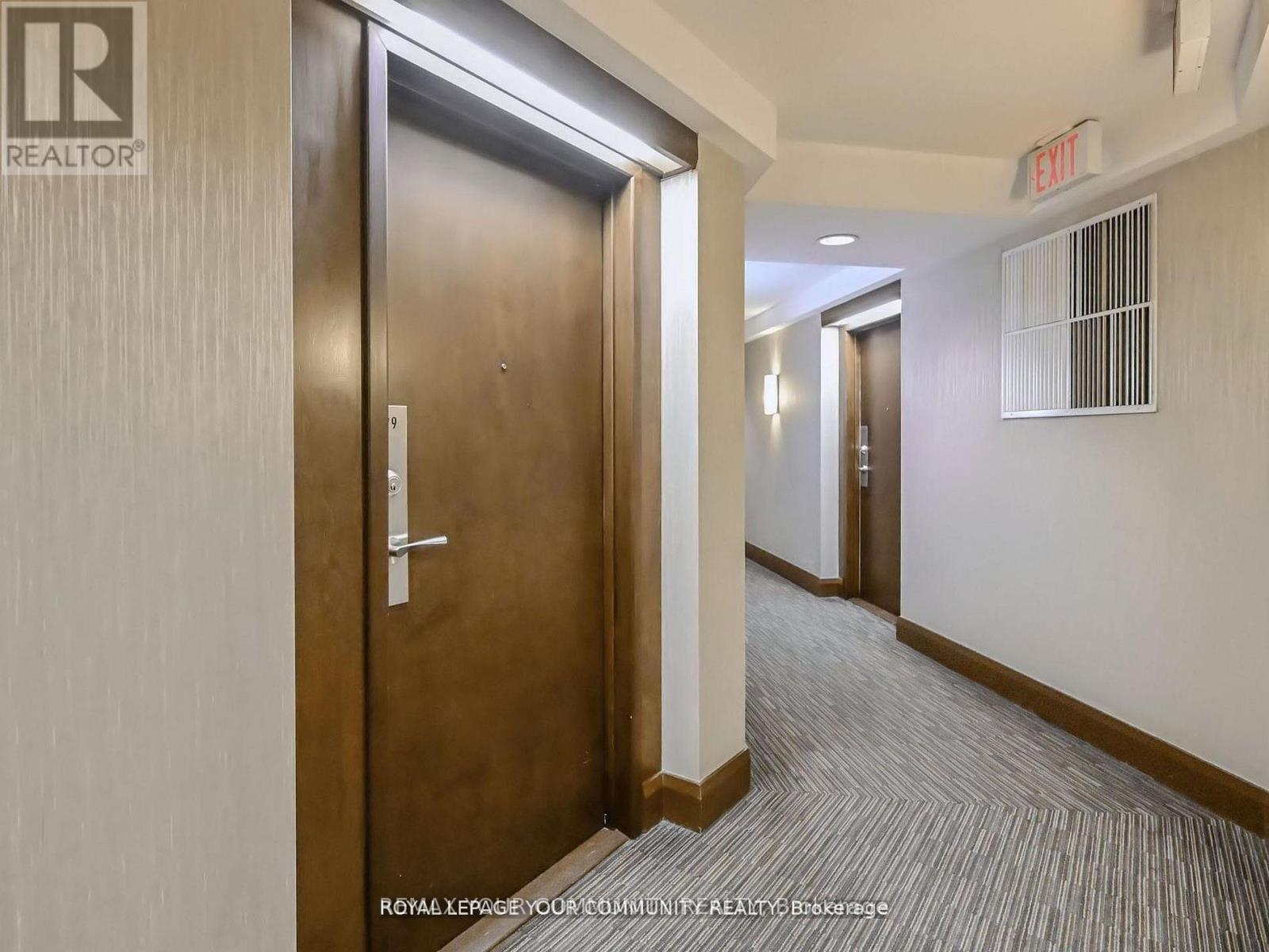 929 - 15 Northtown Way Property Photo 32