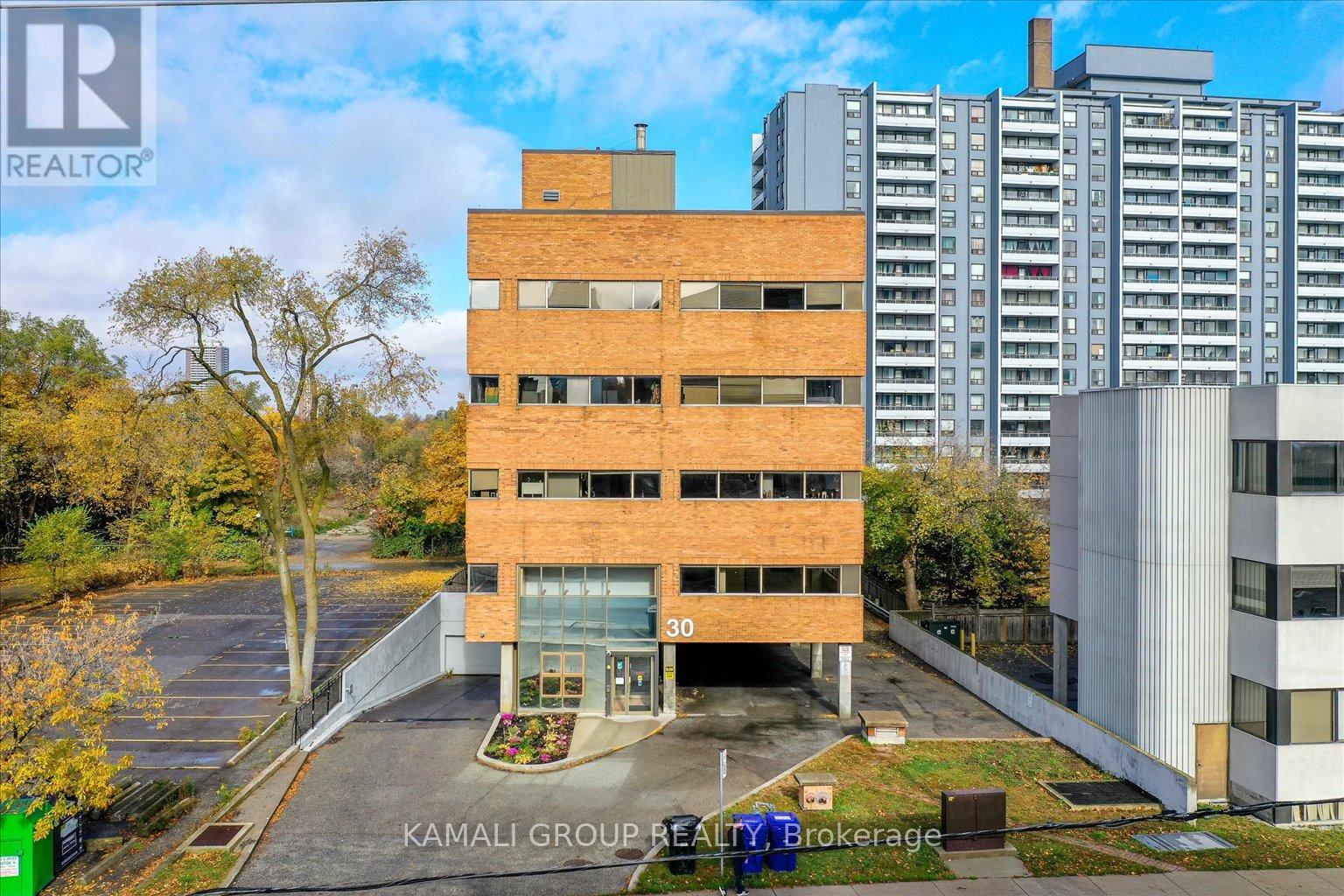 101 - 30 DREWRY AVENUE