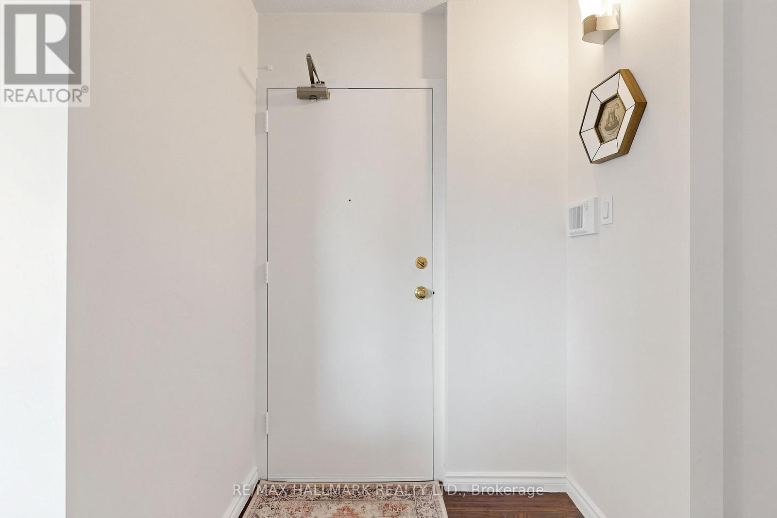 701 - 100 Leeward Glenway Property Photo 5