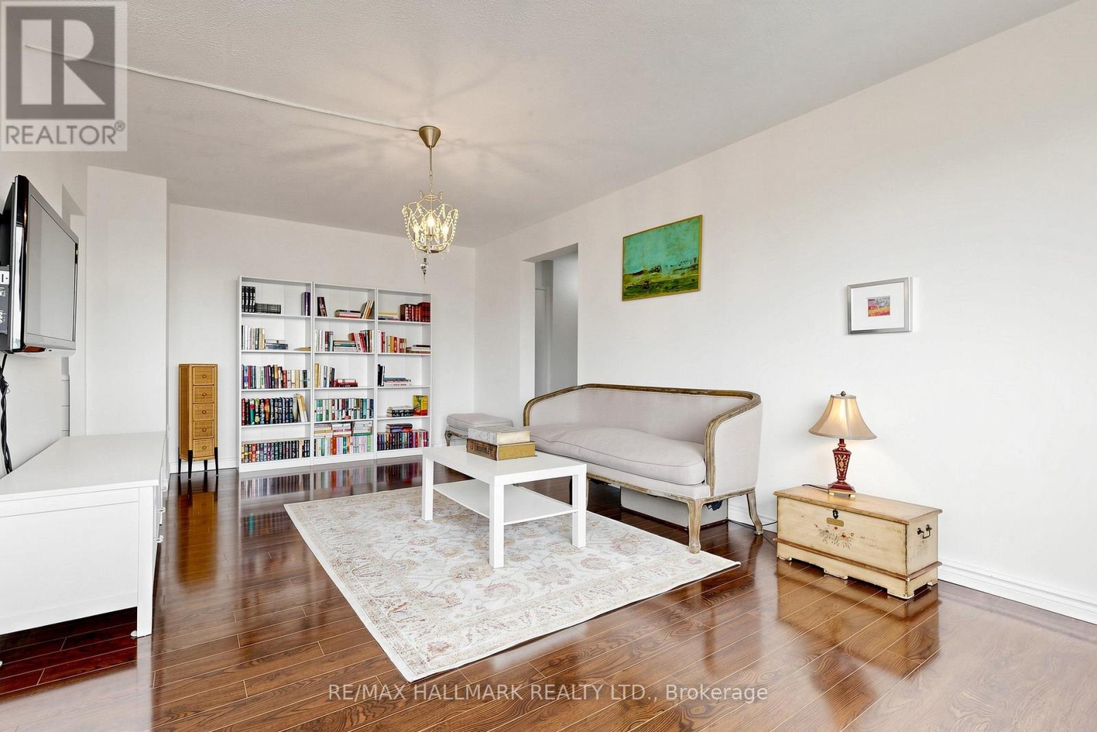 701 - 100 Leeward Glenway Property Photo 7