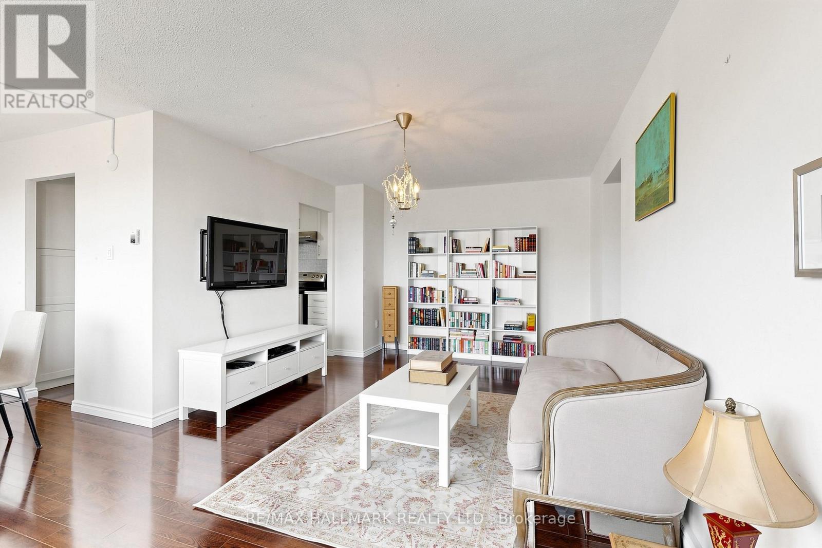 701 - 100 Leeward Glenway Property Photo 8
