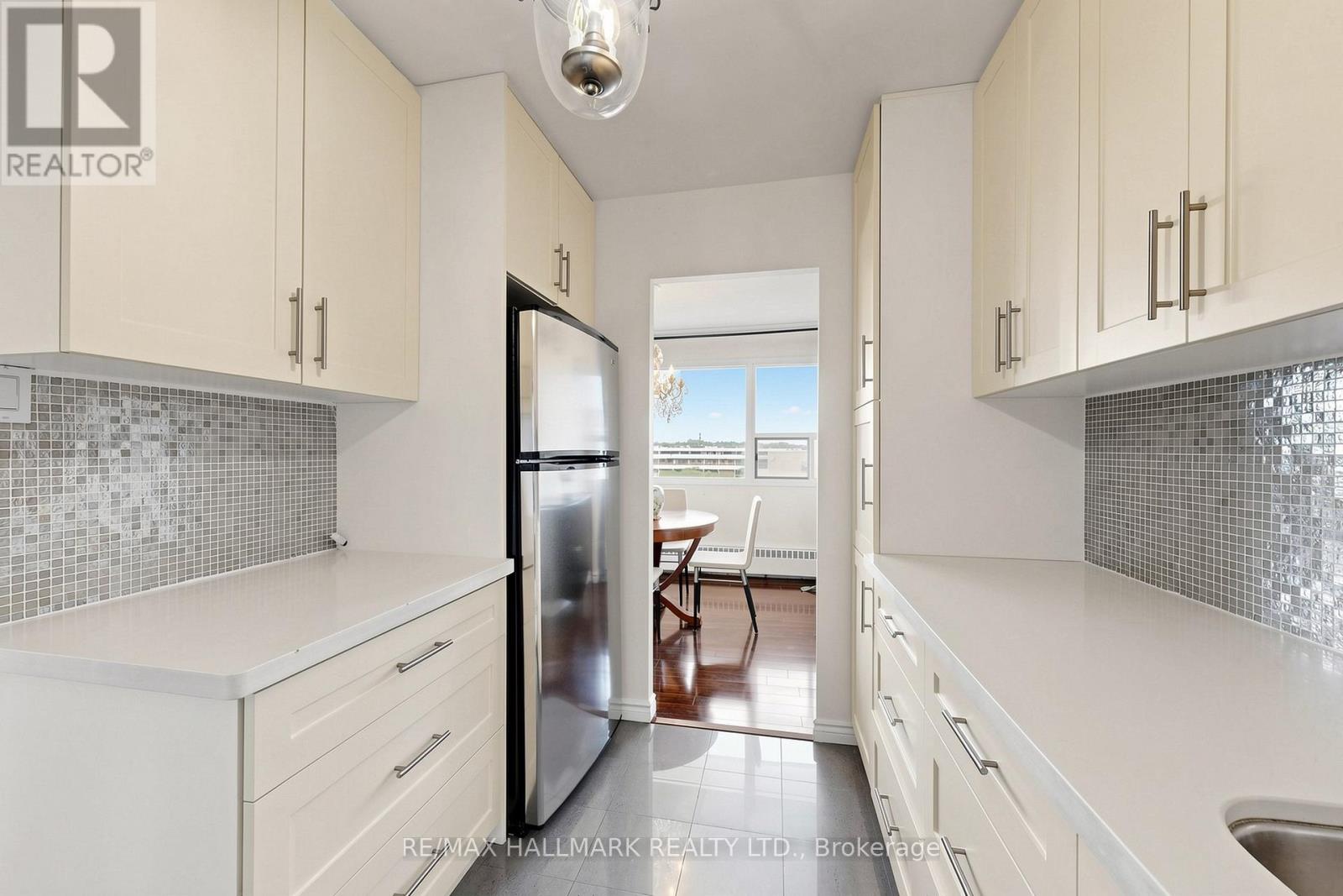 701 - 100 Leeward Glenway Property Photo 15