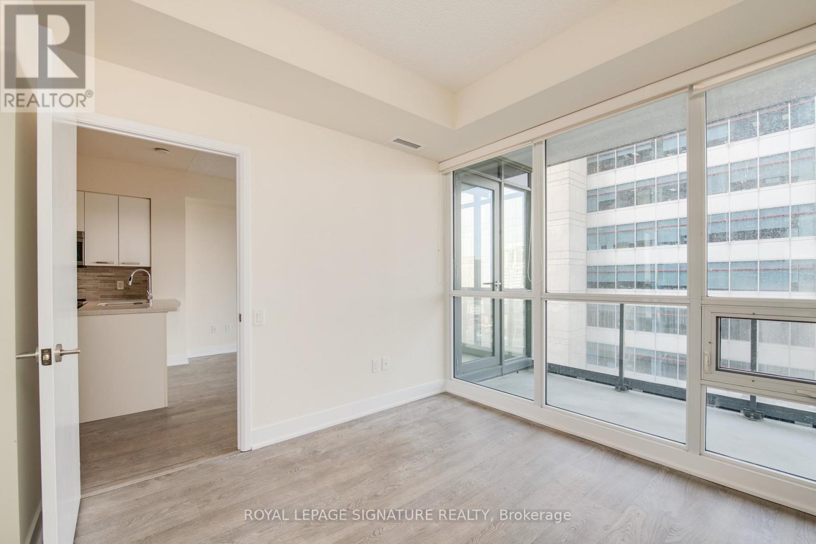 806 - 30 Roehampton Avenue Property Photo 15