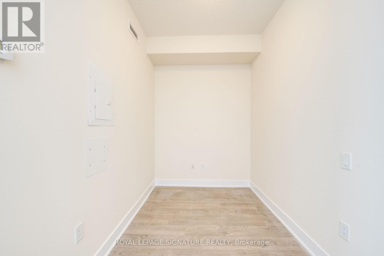 806 - 30 Roehampton Avenue Property Photo 18