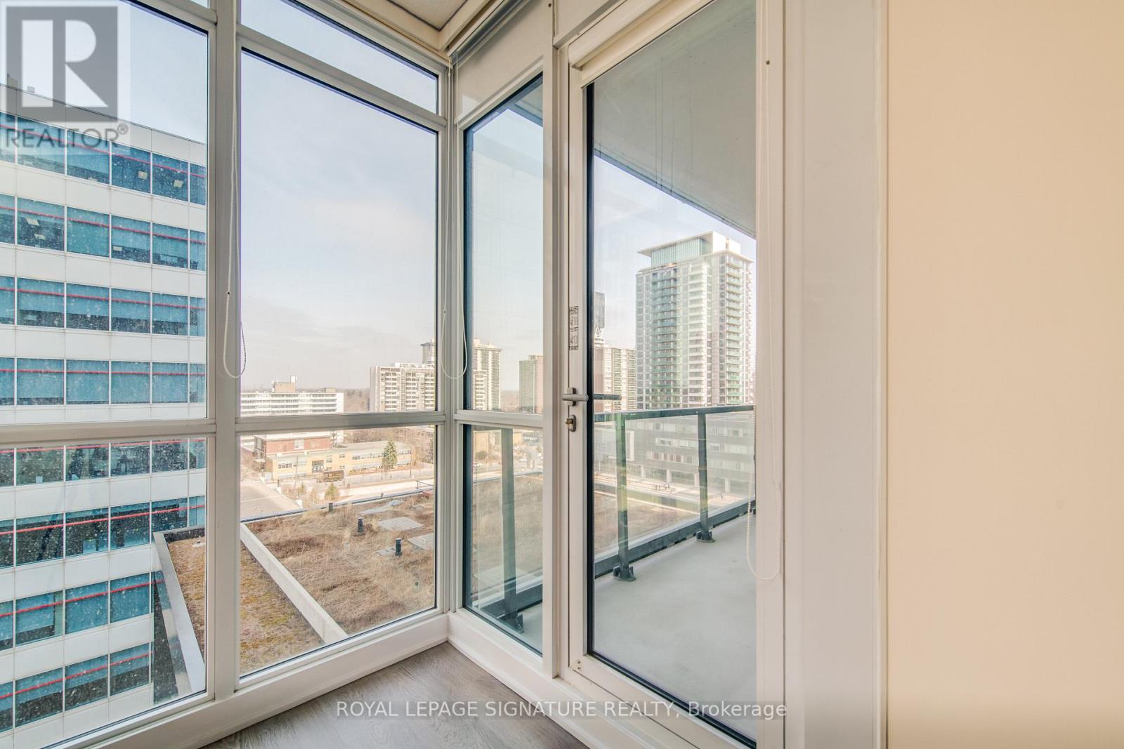 806 - 30 Roehampton Avenue Property Photo 25