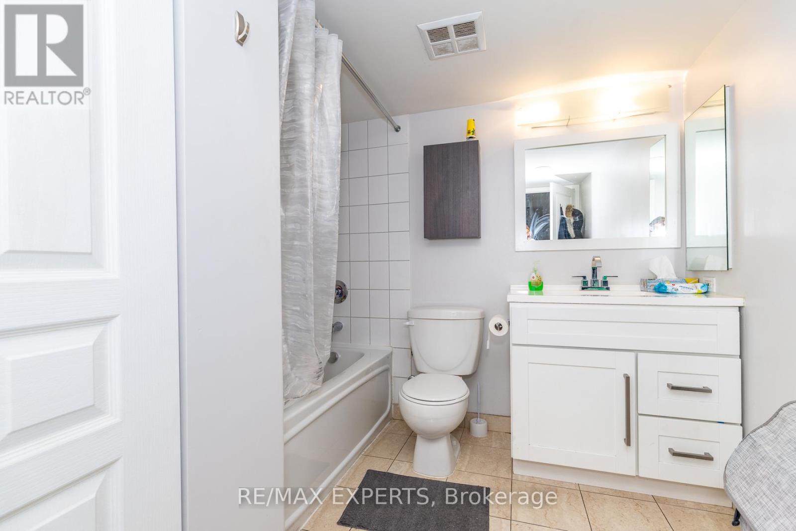 1417 - 323 Richmond Street E Property Photo 6