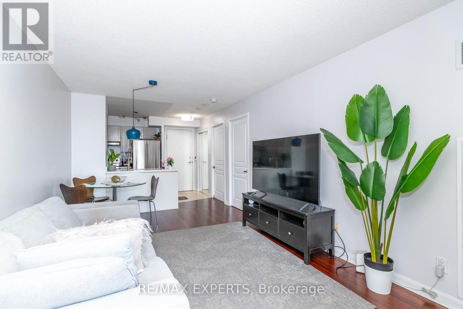 1417 - 323 Richmond Street E Property Photo 7