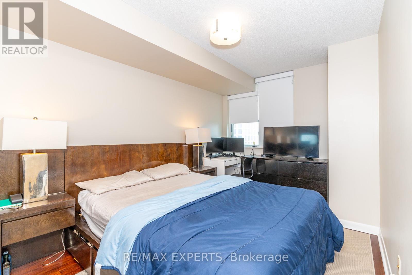 1417 - 323 Richmond Street E Property Photo 8