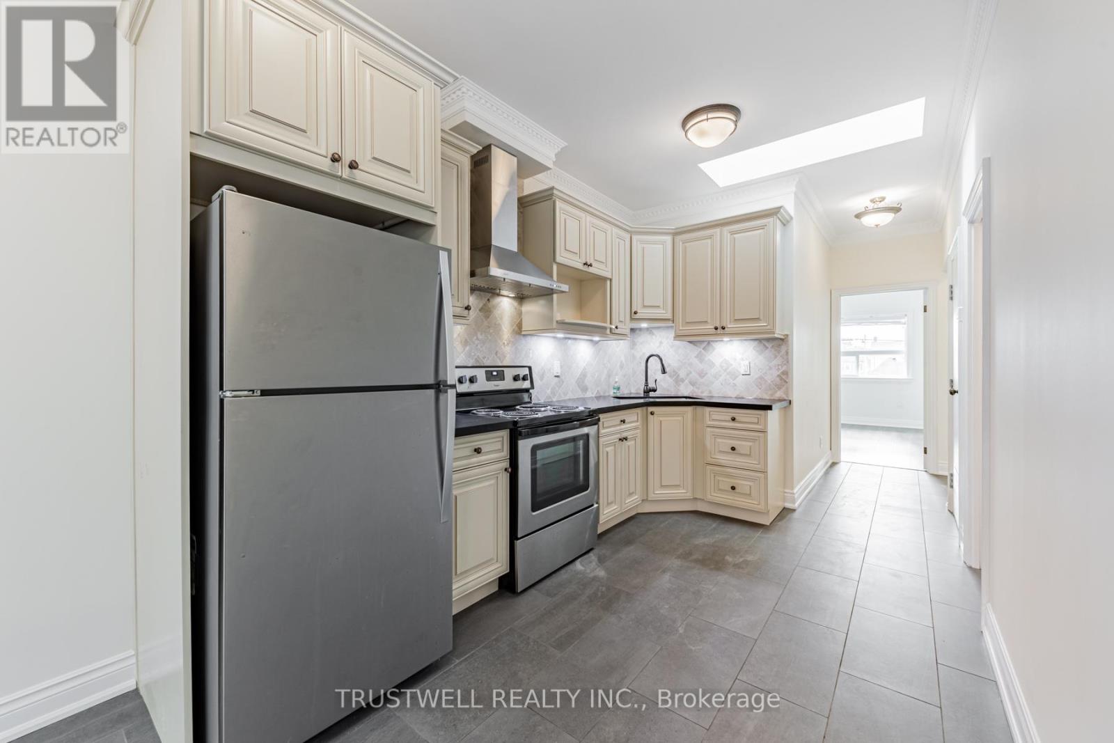 142 Borden Street Property Photo 11