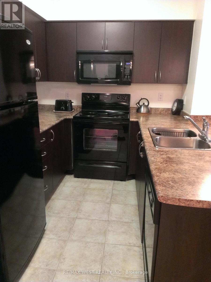 316 - 872 Sheppard Avenue W Property Photo 3