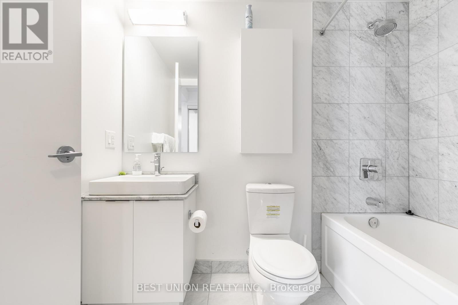 5706 - 14 York Street Property Photo 11
