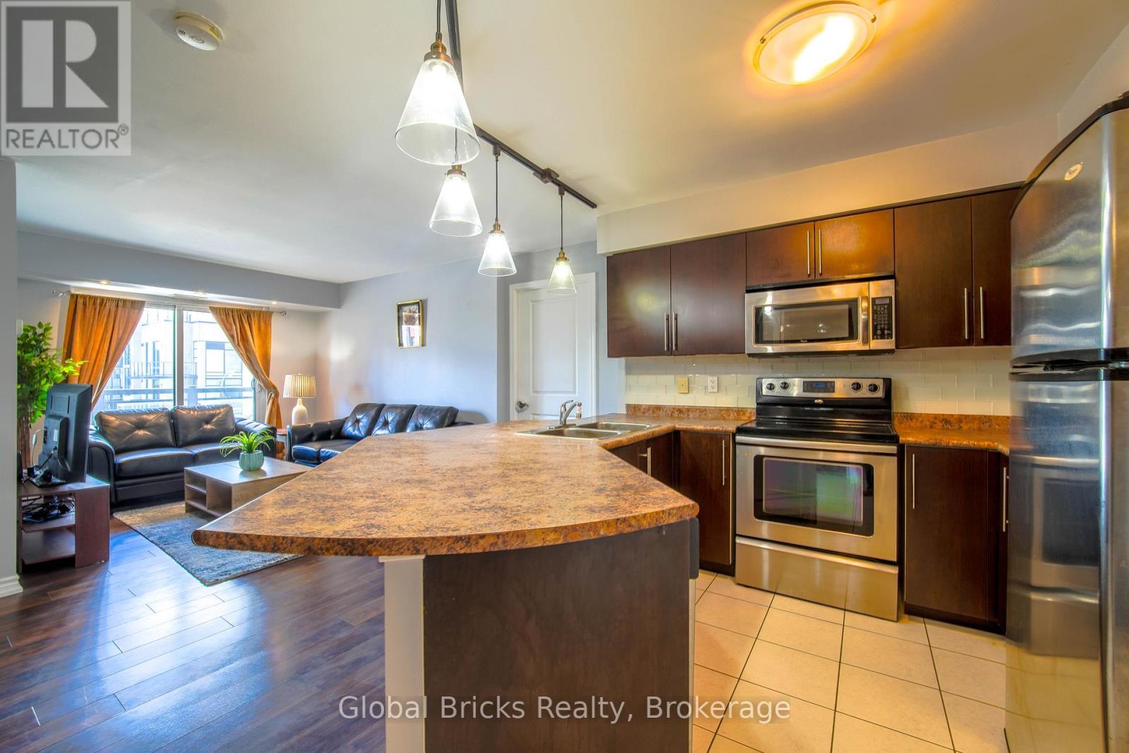 308 - 872 Sheppard Avenue W Property Photo 4